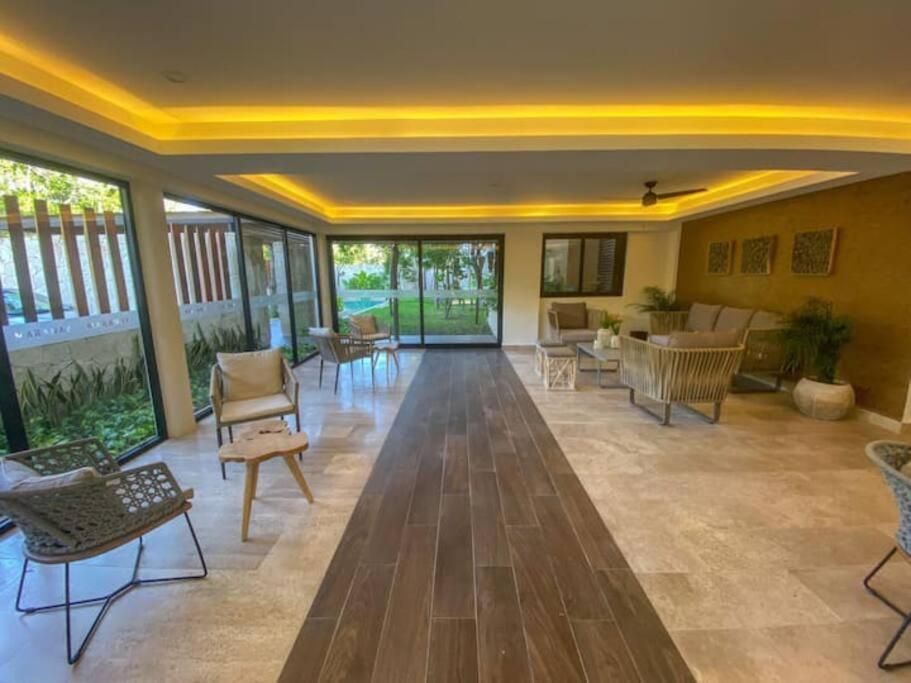 Suit Next To The Common Top Roof Exclusive Building Kingsize Bed 2 Super Pools, Gym, Grill 图卢姆 外观 照片