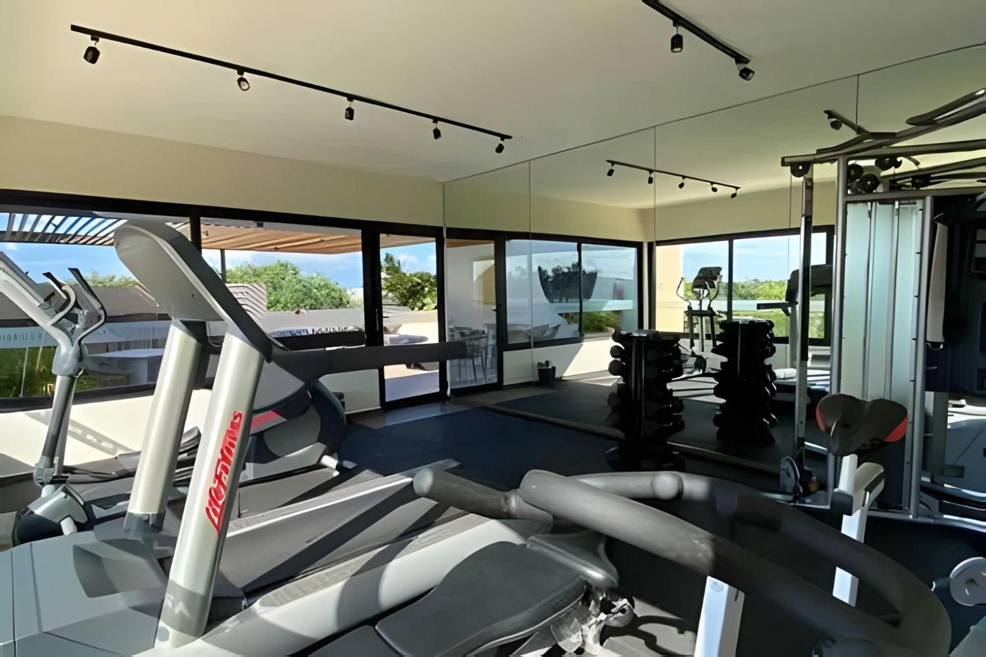 Suit Next To The Common Top Roof Exclusive Building Kingsize Bed 2 Super Pools, Gym, Grill 图卢姆 外观 照片