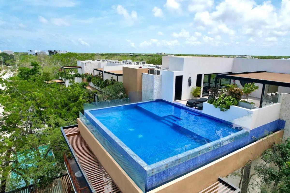 Suit Next To The Common Top Roof Exclusive Building Kingsize Bed 2 Super Pools, Gym, Grill 图卢姆 外观 照片